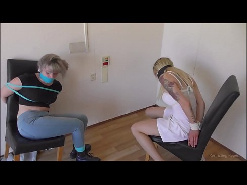 ❤️ Kev quav yeeb quav tshuaj / khi thiab gagged / damsel nyob rau hauv kev nyuaj siab ️  porno  ntawm hmn.4k-porno.ru%  Ib ❤